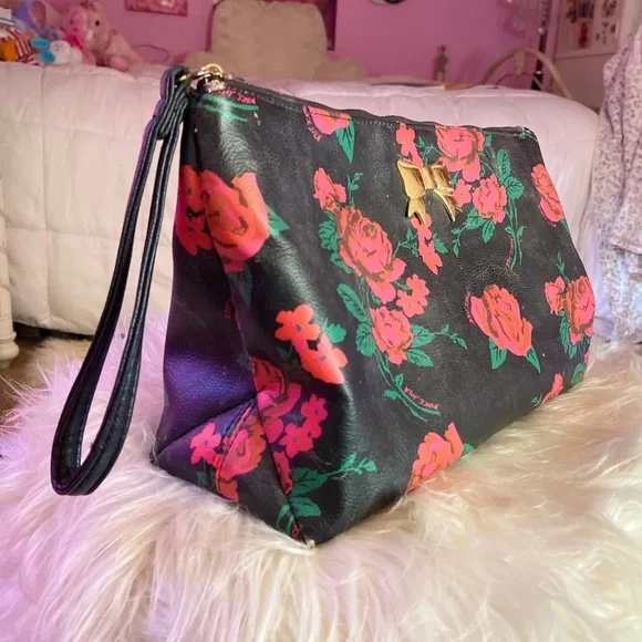 Betsey Johnson Faux Leather Floral Cosmetics Bag Medium Makeup Pouch Black/Red - Picture 6 of 8